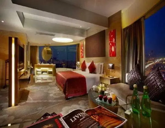 Renaissance Chengdu Hotel 