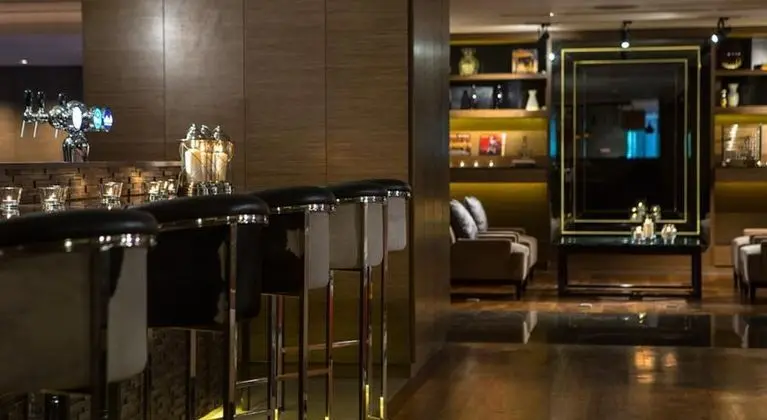 Renaissance Johor Bahru Hotel - Bar