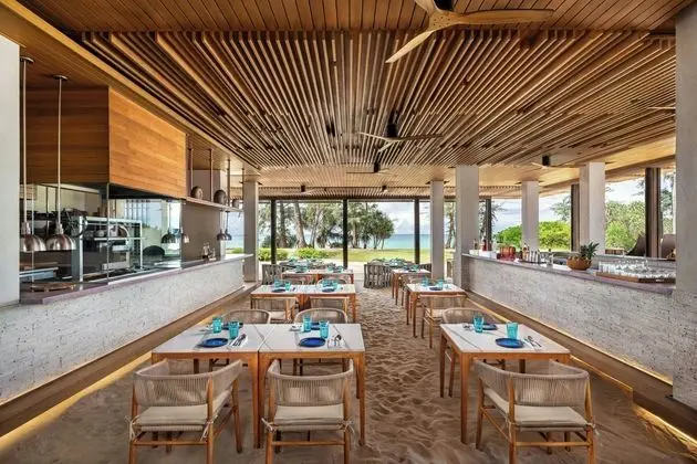 Renaissance Phuket Resort & Spa - Plaj