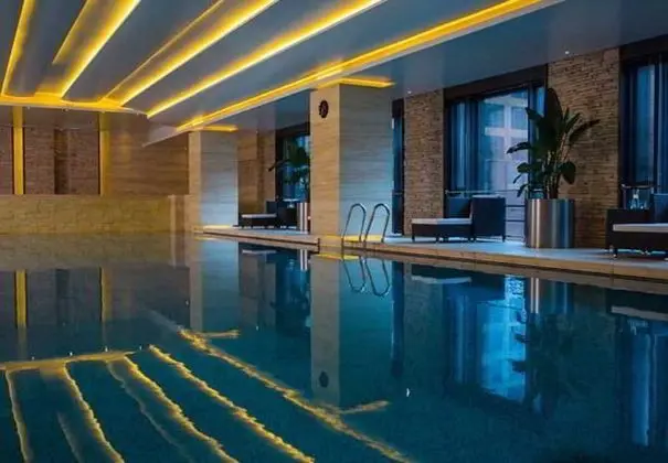 Renaissance Shanghai Caohejing Hotel - Havuz