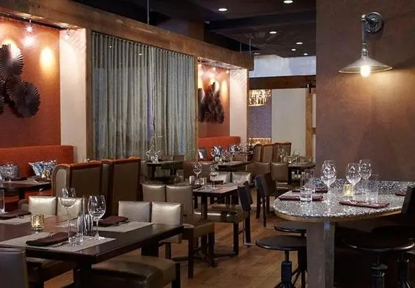 Renaissance St. Louis Airport Hotel - Yeme / İçme