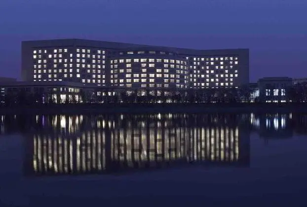 Renaissance Tianjin Lakeview Hotel