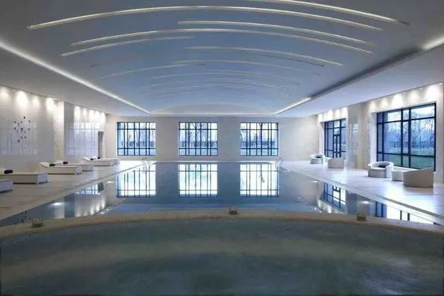 Renaissance Tianjin Lakeview Hotel - Havuz