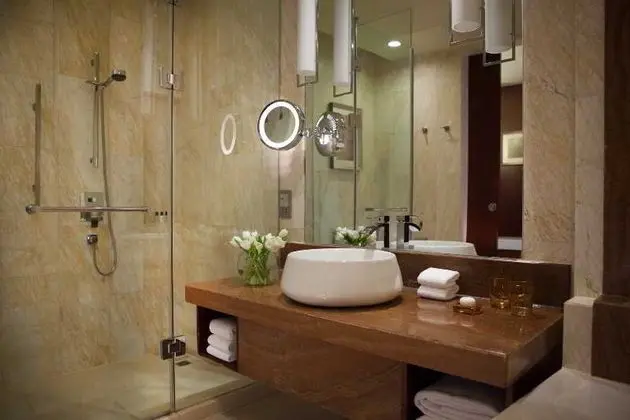 Renaissance Tianjin Lakeview Hotel - Oda