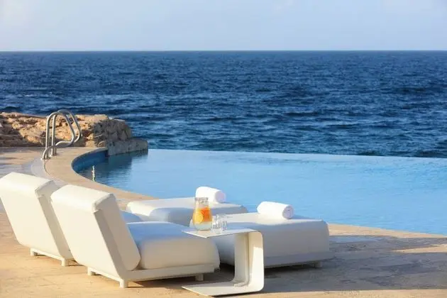 Renaissance Wind Creek Curacao Resort - Havuz