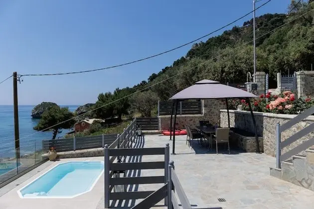 Villa Renata & Villa Filippos by Konnect, private Plunge Pool included - Dış Mekan
