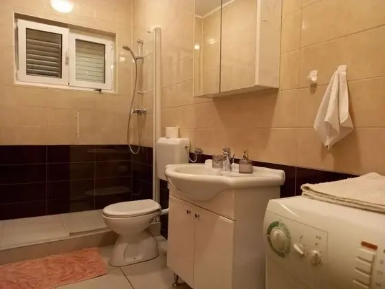 Renci - 100 m From sea - A1 - Banyo Tipleri