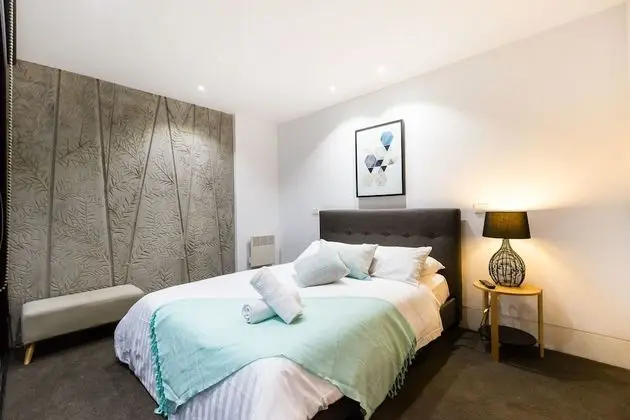 RENEE, 4BDR North Melbourne House - İç Mekan