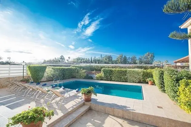 Villa Renee AQ Ni38b