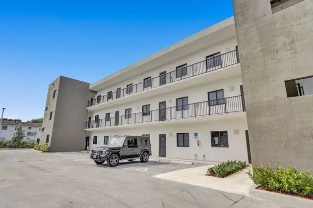 Rennzi Wynwood Apartments - Lobi
