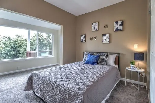 Renovated 2BR Lake View Condo - Oda