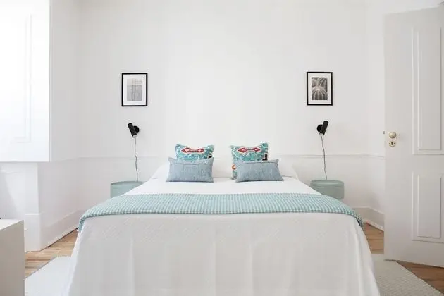 Renovated Charming Apartment with Terrace in Lapa