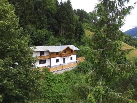 Renovated Holiday Home near Zell am See with Enclosed Garden - Dış Mekan