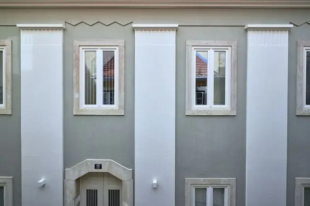 Renovated and Spacious Duplex Apartment With Patio, By TimeCooler