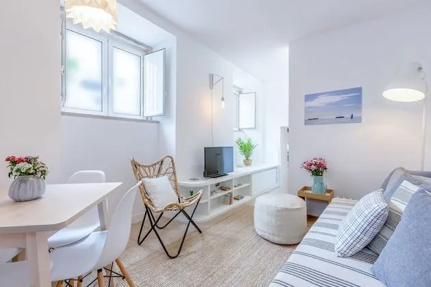 Renovated Typical Baixa Apartment, By TimeCooler