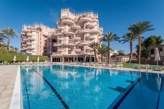 Renovated White 3BD next to Beach - Pool - Havuz
