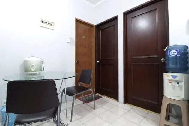 Rent House Center at Apartement Mediterania Gajah Mada - İç Mekan