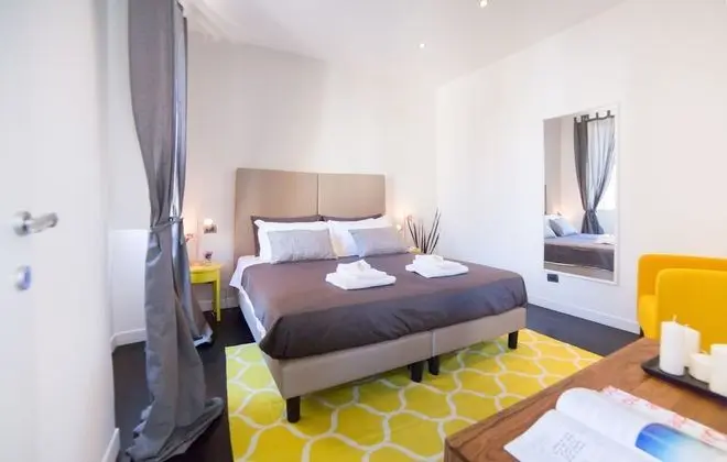 Rent In Rome - Flo's Apartment