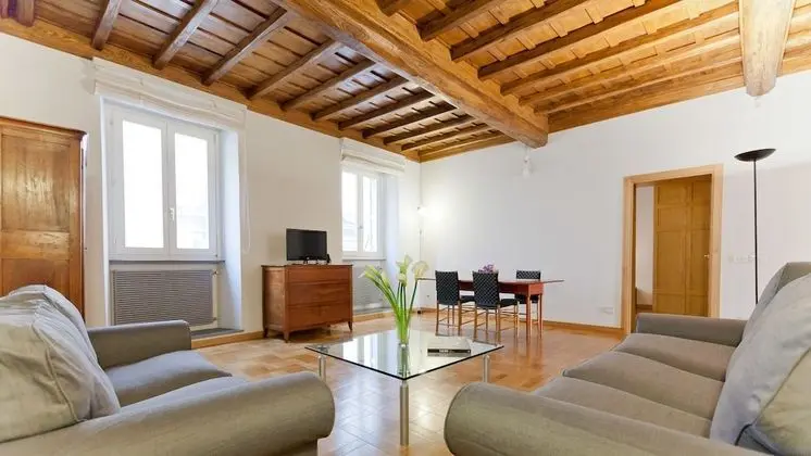 Rental in Rome Pantheon Suite