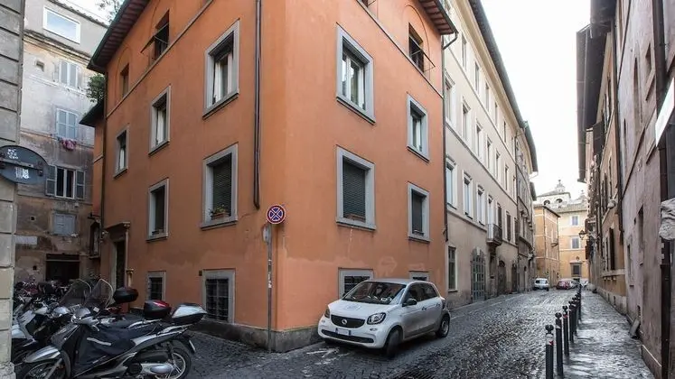 Rental in Rome San Trifone