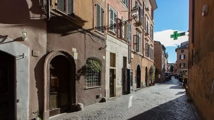 Rental in Rome Scala Studio