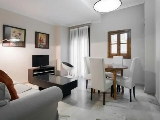 RentalSevilla Apartamento luminoso en el Barrio Santa Cruz