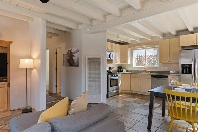 Reposado - Kiva Fireplace, Walk Everywhere, Adorable Patio - Mutfak