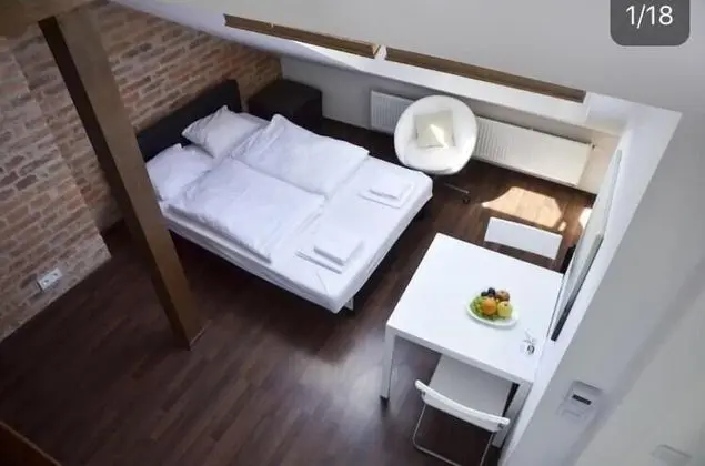 The Republic Apartments - Oda