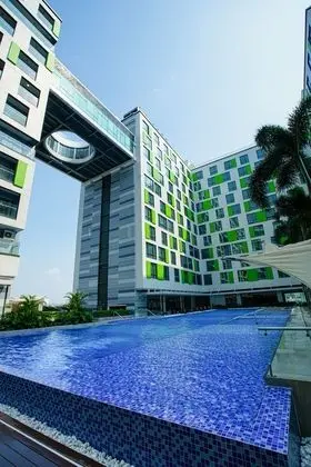 Republic Plaza Serviced Apartment - Havuz