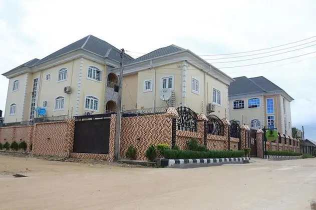 Resdon Hotel and Suites