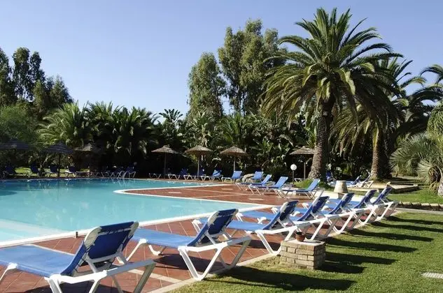 Residence Baia delle Palme - Havuz