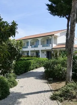 Residence con piscina a 450 mt dal mare - Dış Mekan