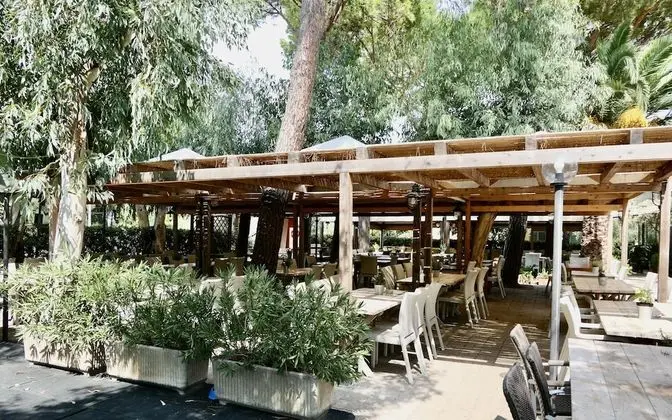 Residence con piscina a 450 mt dal mare - Yerinde Yemek