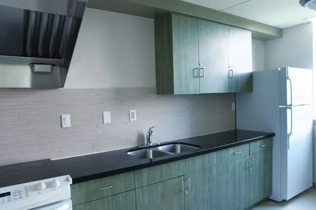 Residence & Conference Centre - Oakville - Mutfak
