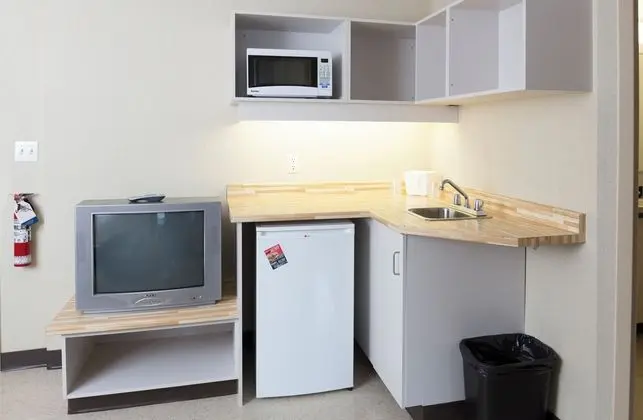 Residence & Conference Centre - Oshawa - Mutfak