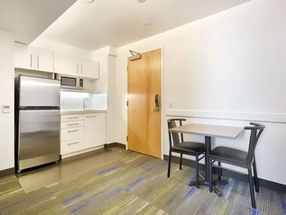 Residence & Conference Centre - Toronto Downtown - George Brown College - Campus Accommodation - Mutfak