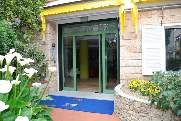 Residence Dei Fiori - Dış Mekan