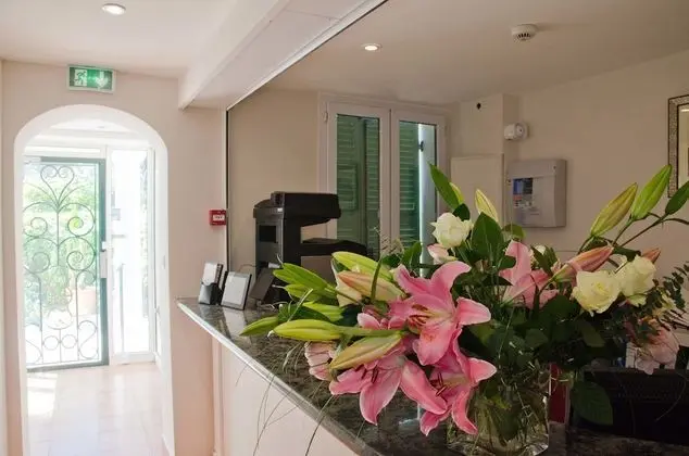 Residence Emeraude - Lobi