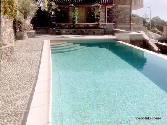 Residence Giglio Gravedona - Havuz