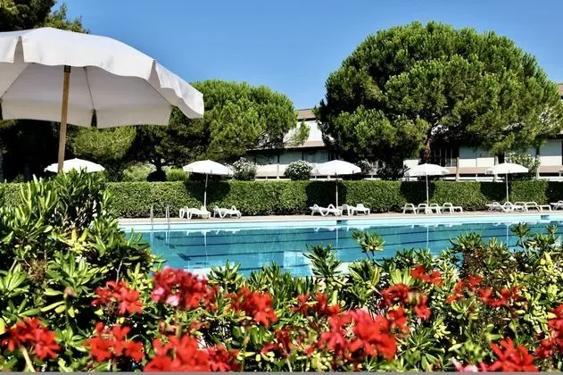Residence Habitat a Marina di Bibbona - Havuz