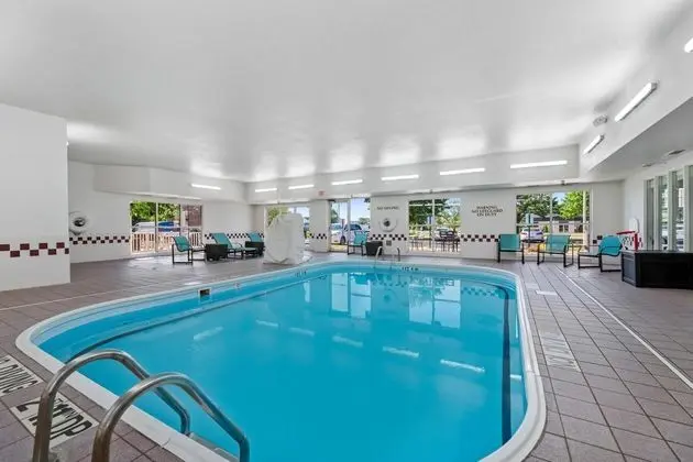 Residence Inn Appleton - Havuz
