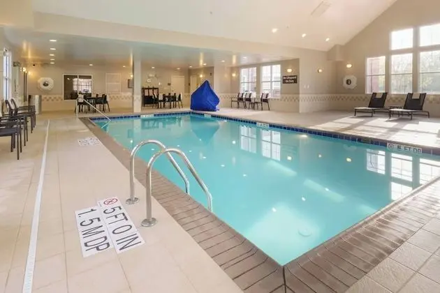 Residence Inn Columbus Polaris - Havuz