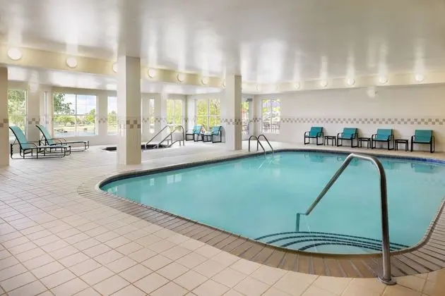 Residence Inn Des Moines West at JO Creek Town Cen - Havuz