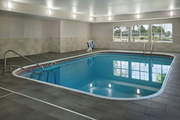Residence Inn Flint Grand Blanc - Havuz