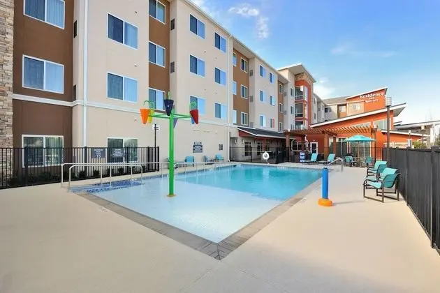 Residence Inn Houston Tomball - Havuz