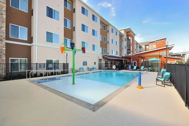 Residence Inn Houston Tomball - Havuz