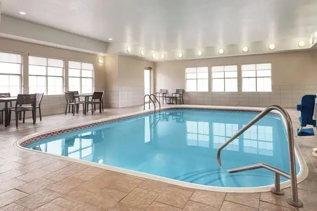 Residence Inn Kansas City Independence - Havuz