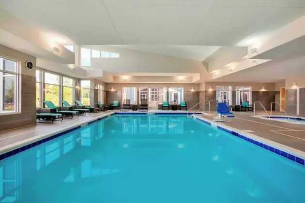 Residence Inn Kingston - Havuz