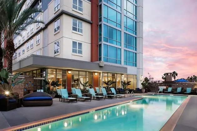 Residence Inn Long Beach Downtown - Havuz
