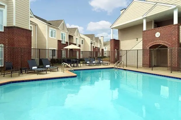 Residence Inn by Marriott Atlanta Airport North/Virginia Ave - Havuz